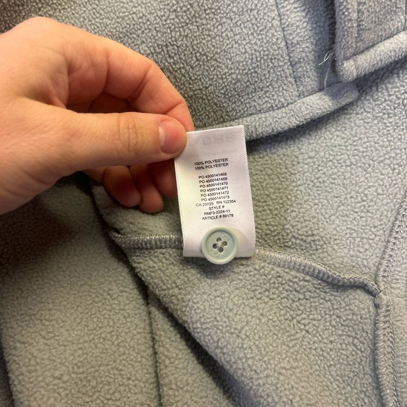 Aritzia Tna Polar Button Up Fleece Shirt Jacket, size 2 Medium. - Picture 9 of 9